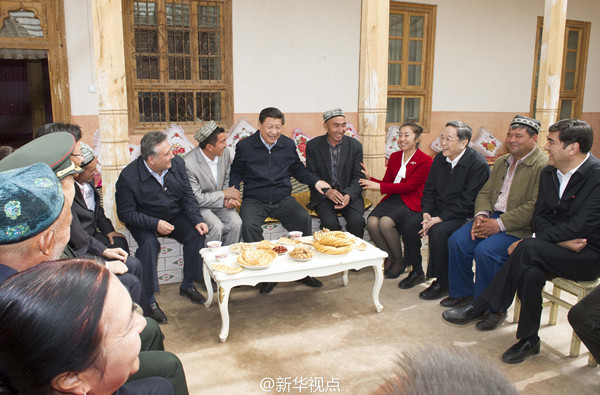 习近平新疆考察:让群众有事干、有钱挣、有盼头